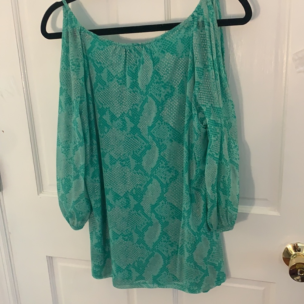 Cold shoulder top - Picture 5 of 5